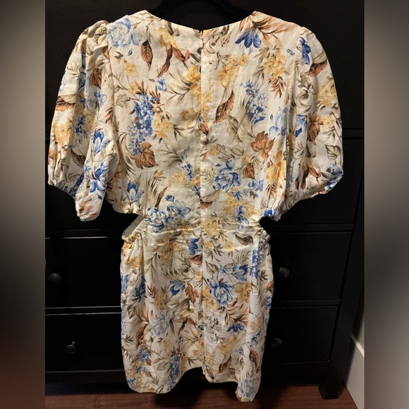 Evernew Floral Dress with small side cutouts - Picture 4 of 5